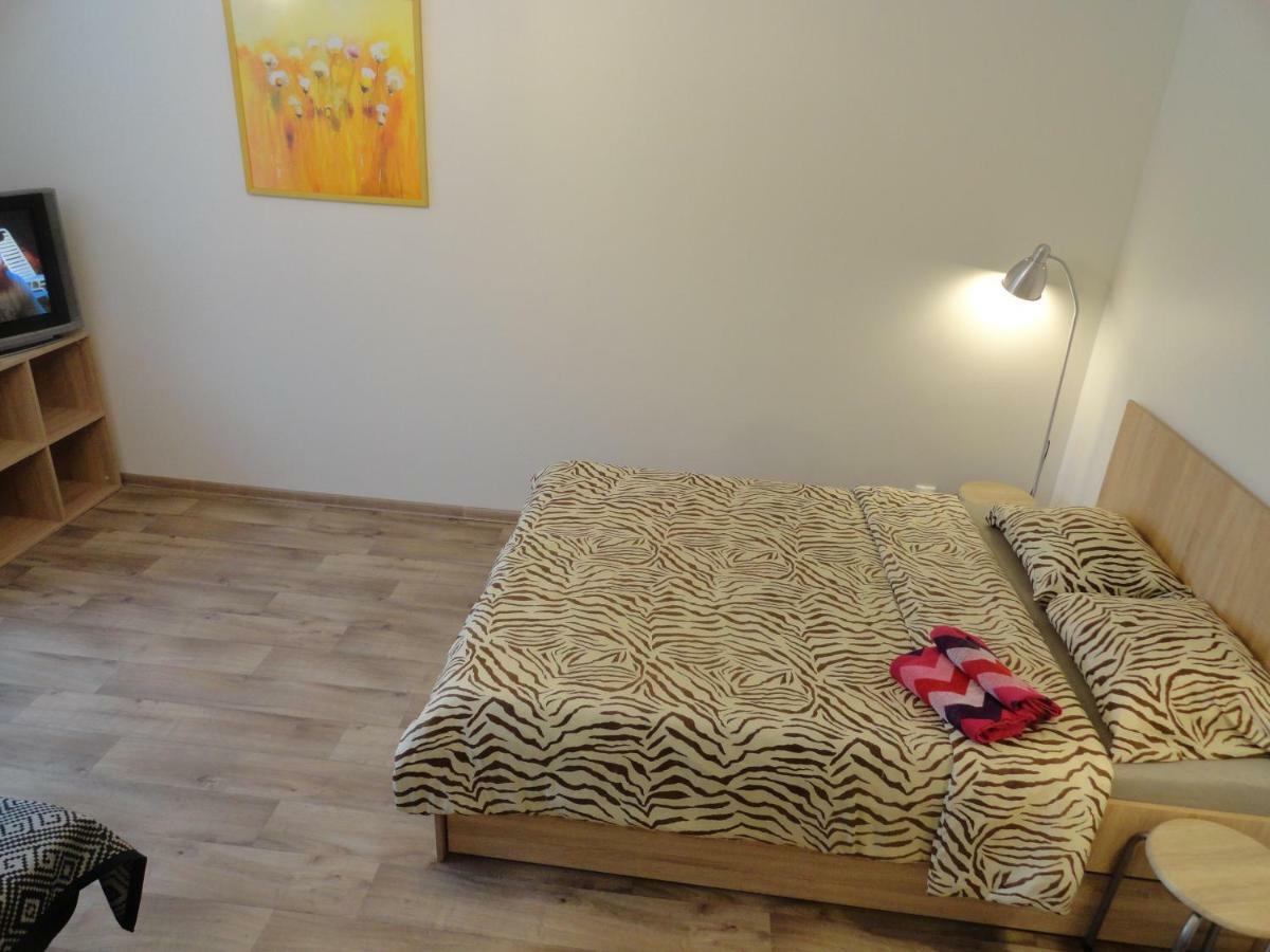 Apartment Arena Riga Quiet Center Free Parking Luaran gambar